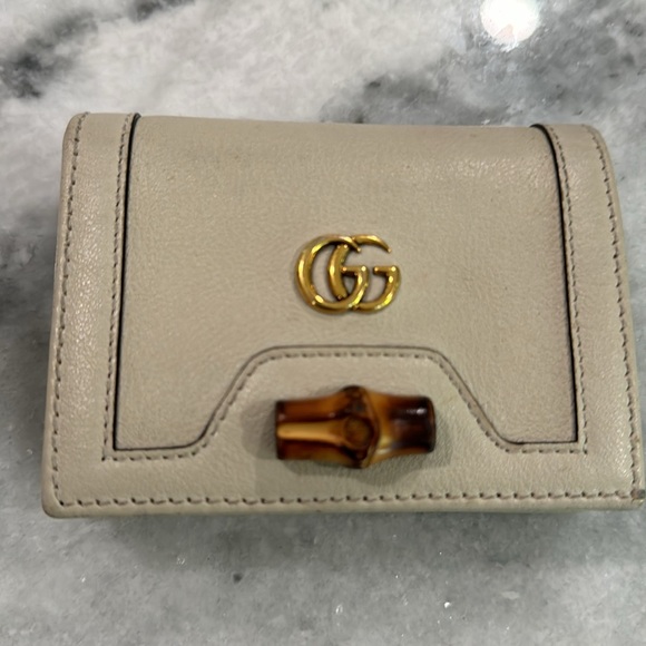 GUCCI
Diana Card Case Wallet - off white - Picture 8 of 11